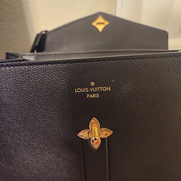 Louis Vuitton Rose Des Vents MM Grained Smooth Calfskin Black Leather Bag - Picture 4 of 6